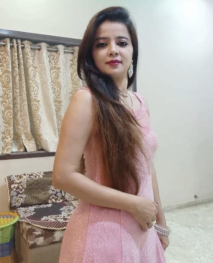 model Call Girls in Zirakpur