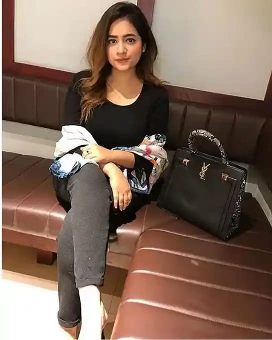 model Call Girls in Zirakpur